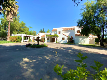 Condominio Santa Esther, son dos casas en el Terreno.