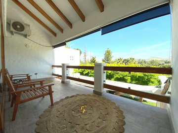Condominio Santa Esther, son dos casas en el Terreno.