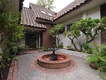 Casa en Venta en Camino Otoñal / Camino Las Flores