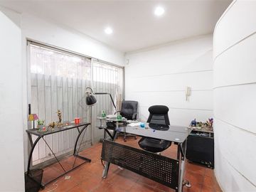 Local Comercial en Venta en Einstein / Las Torres