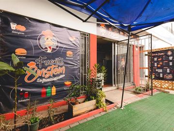 Local Comercial en Venta en Einstein / Las Torres