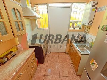 CASA CON EXCELENTE UBICACIÓN LA FLORIDA