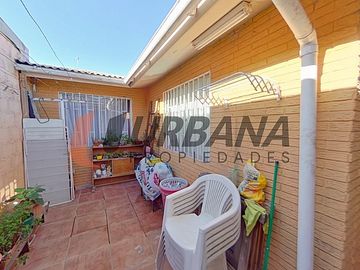 CASA CON EXCELENTE UBICACIÓN LA FLORIDA