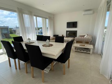 VENTA, CASA, COSTA ESMERALDA, BARRIO SENDEROS IV, LOTE AL 300, 4 AMBIENTES
