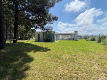 VENTA, CASA, COSTA ESMERALDA, BARRIO SENDEROS IV, LOTE AL 300, 4 AMBIENTES