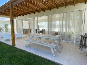 VENTA, CASA, COSTA ESMERALDA, BARRIO SENDEROS IV, LOTE AL 300, 4 AMBIENTES