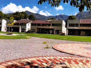 CASA DE CAMPO NUEVA EN VENTA EN COTO TEPOZTLAN.