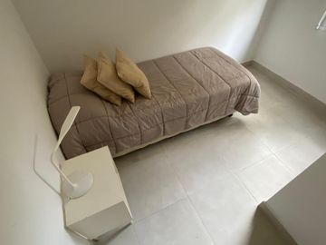 ALQUILER TEMPORAL, CASA, BARRIO BOSQUE, LOTE AL 100, 5 AMBIENTES