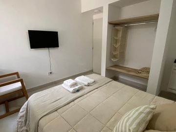 ALQUILER TEMPORAL, CASA, BARRIO BOSQUE, LOTE AL 100, 5 AMBIENTES
