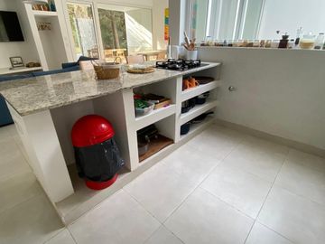 ALQUILER TEMPORAL, CASA, BARRIO BOSQUE, LOTE AL 100, 5 AMBIENTES