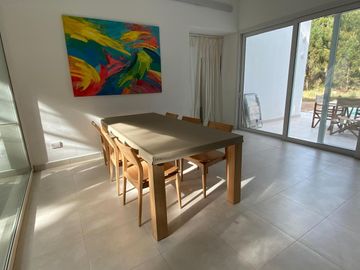 ALQUILER TEMPORAL, CASA, BARRIO BOSQUE, LOTE AL 100, 5 AMBIENTES