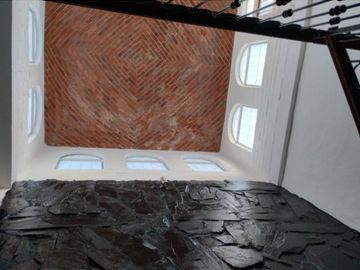 CASA EN VENTA RECIEN REMODELADA, EN RESIDENCIAL DEL VALLE II AL PONIENTE DE AGS.