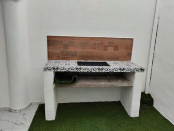 CASA EN VENTA RECIEN REMODELADA, EN RESIDENCIAL DEL VALLE II AL PONIENTE DE AGS.