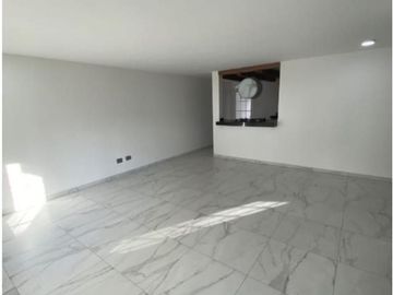 CASA EN VENTA RECIEN REMODELADA, EN RESIDENCIAL DEL VALLE II AL PONIENTE DE AGS.
