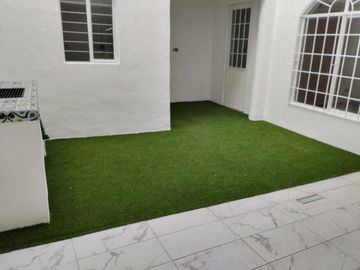 CASA EN VENTA RECIEN REMODELADA, EN RESIDENCIAL DEL VALLE II AL PONIENTE DE AGS.