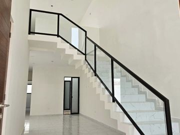 VENTA CASA DE DOS PISOS EN RESIDENCIAL INARA, CHOLUL, MÉRIDA, YUCATÁN