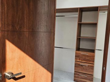 VENTA CASA DE DOS PISOS EN RESIDENCIAL INARA, CHOLUL, MÉRIDA, YUCATÁN