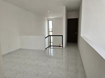 VENTA CASA DE DOS PISOS EN RESIDENCIAL INARA, CHOLUL, MÉRIDA, YUCATÁN
