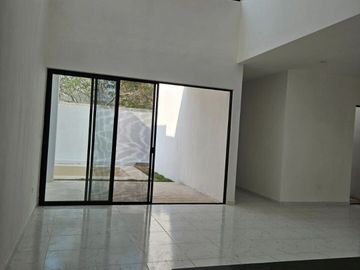 VENTA CASA DE DOS PISOS EN RESIDENCIAL INARA, CHOLUL, MÉRIDA, YUCATÁN