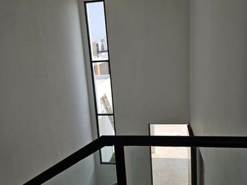 VENTA CASA DE DOS PISOS EN RESIDENCIAL INARA, CHOLUL, MÉRIDA, YUCATÁN