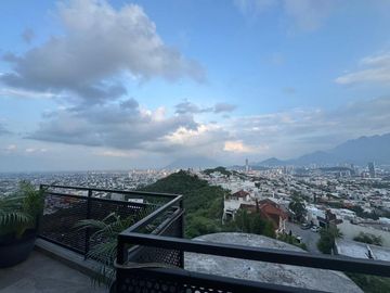 Casa Colinas de san jeronimo