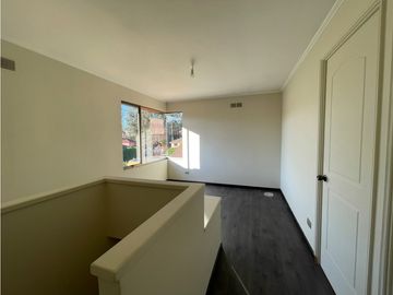 CURAUMA / JARDINES DEL LAGO / OPORTUNIDAD HERMOSA Y GRAN CASA