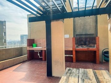 Departamento en Venta en Metro Irarrázaval, Edificio Alto Vicuña I