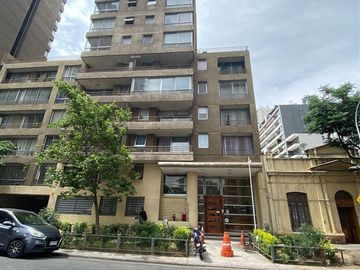 Departamento en Venta en Metro Irarrázaval, Edificio Alto Vicuña I