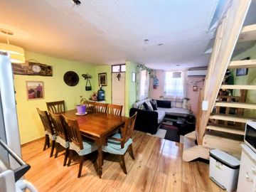 Se Vende Casa De Dos Pisos En Villa El Sol, Maipú