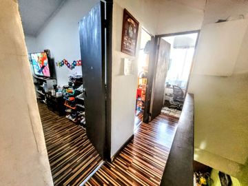 Se Vende Casa De Dos Pisos En Villa El Sol, Maipú