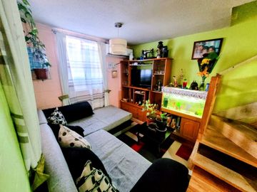 Se Vende Casa De Dos Pisos En Villa El Sol, Maipú
