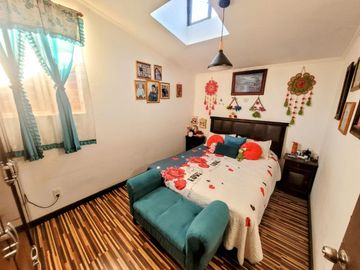 Se Vende Casa De Dos Pisos En Villa El Sol, Maipú