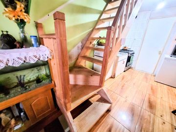 Se Vende Casa De Dos Pisos En Villa El Sol, Maipú