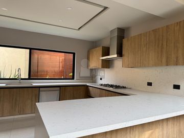 Venta casa nueva en cerrada con vigilancia Herradura