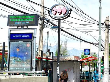 METRO VICENTE VALDES