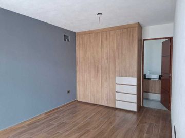 Casa en Venta en Pedregal de Schoenstatt, 3 Recamáras, 2.5 Baños, Jardín, Lujo