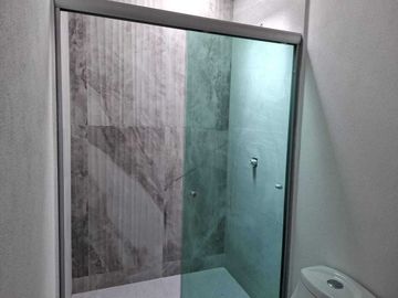 Casa en Venta en Pedregal de Schoenstatt, 3 Recamáras, 2.5 Baños, Jardín, Lujo