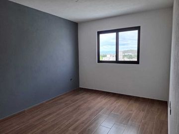 Casa en Venta en Pedregal de Schoenstatt, 3 Recamáras, 2.5 Baños, Jardín, Lujo