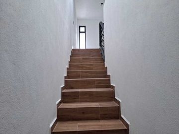 Casa en Venta en Pedregal de Schoenstatt, 3 Recamáras, 2.5 Baños, Jardín, Lujo