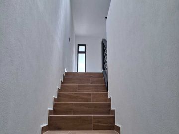 Casa en Venta en Pedregal de Schoenstatt, 3 Recamáras, 2.5 Baños, Jardín, Lujo