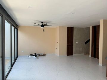 En Venta Casa tipo Townhouse en la Col. México Oriente en Mérida, Yuc (3Rec)