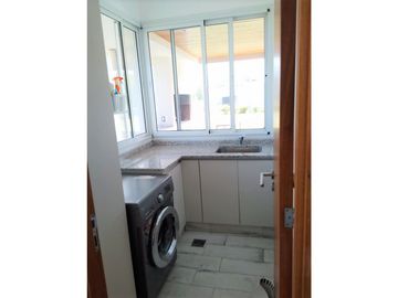 CASA EN ESQUINA EN COUNTRY HARAS DE FUNES BARRIO PRIVADO