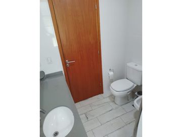 CASA EN ESQUINA EN COUNTRY HARAS DE FUNES BARRIO PRIVADO