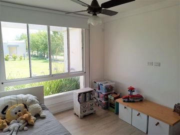 CASA EN ESQUINA EN COUNTRY HARAS DE FUNES BARRIO PRIVADO