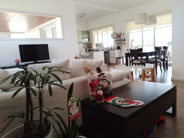 CASA EN ESQUINA EN COUNTRY HARAS DE FUNES BARRIO PRIVADO