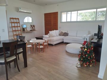 CASA EN ESQUINA EN COUNTRY HARAS DE FUNES BARRIO PRIVADO