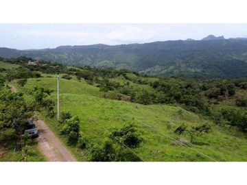 VENTA DE HERMOSA FINCA CERCA DE CORONADO, LIBERTAD Y BELLEZA NATURAL