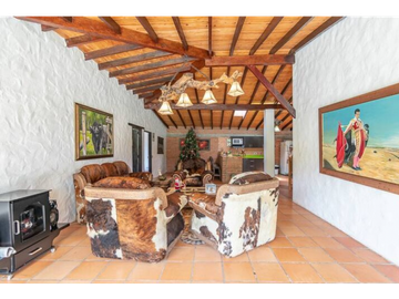 Casa finca 4 habitaciones, con lago y deck en SanNicolas La Ceja