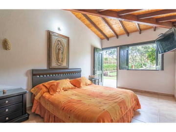 Casa finca 4 habitaciones, con lago y deck en SanNicolas La Ceja