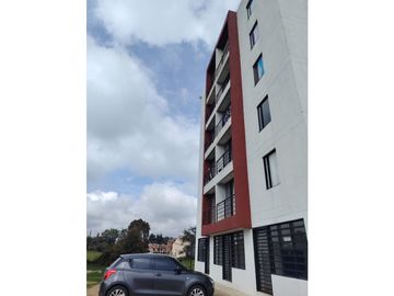 Vendo lindo apartamento en Torres de Serenguetti El Rosal